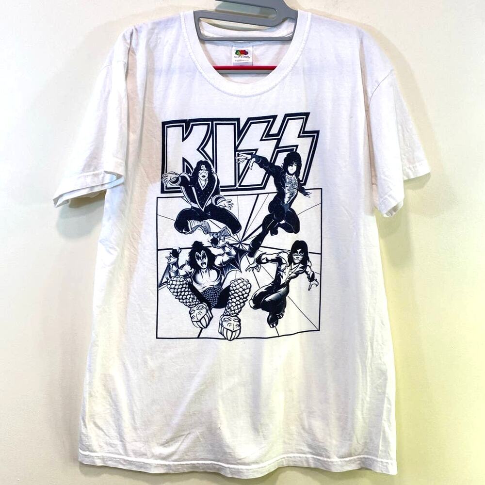 Older  White kiss Band Tee 100% Cotton Ringspun Premium Large